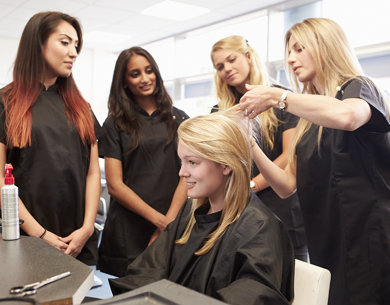 Ausbildung – Jungstylist/in Ausbildung – Jungstylist/in